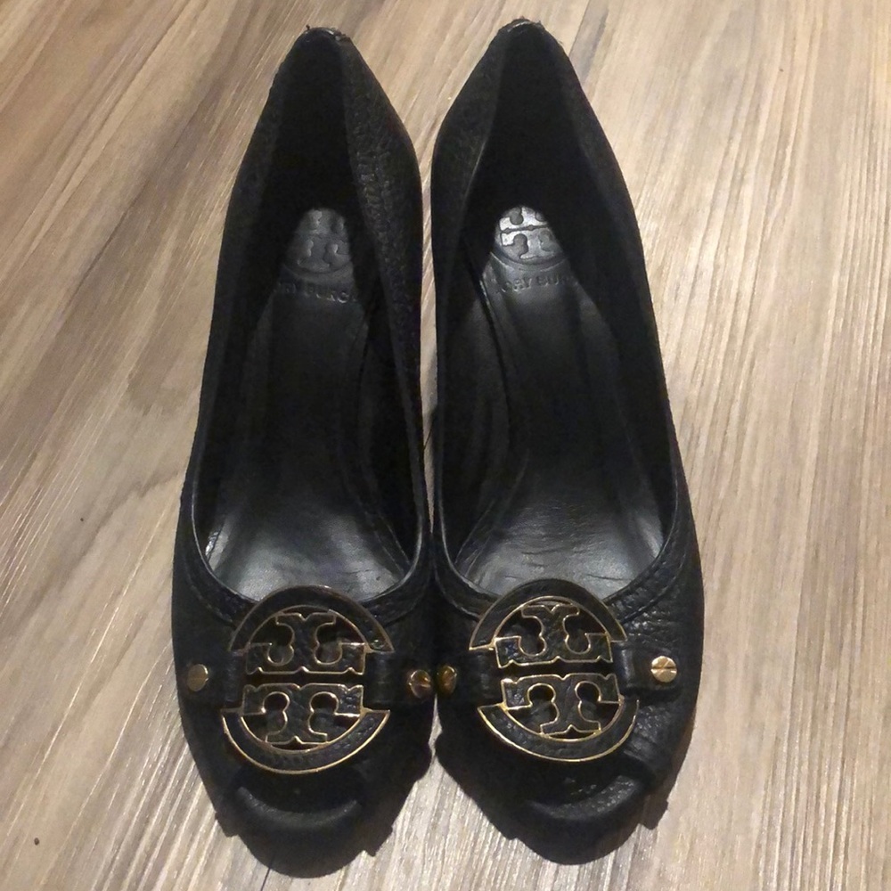 Tory Burch Amanda Open Toe Wedge Size 6